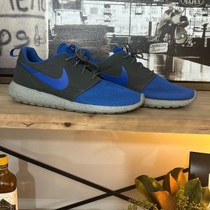 Nike Roshe Blue/Charcoal size 12 Like New